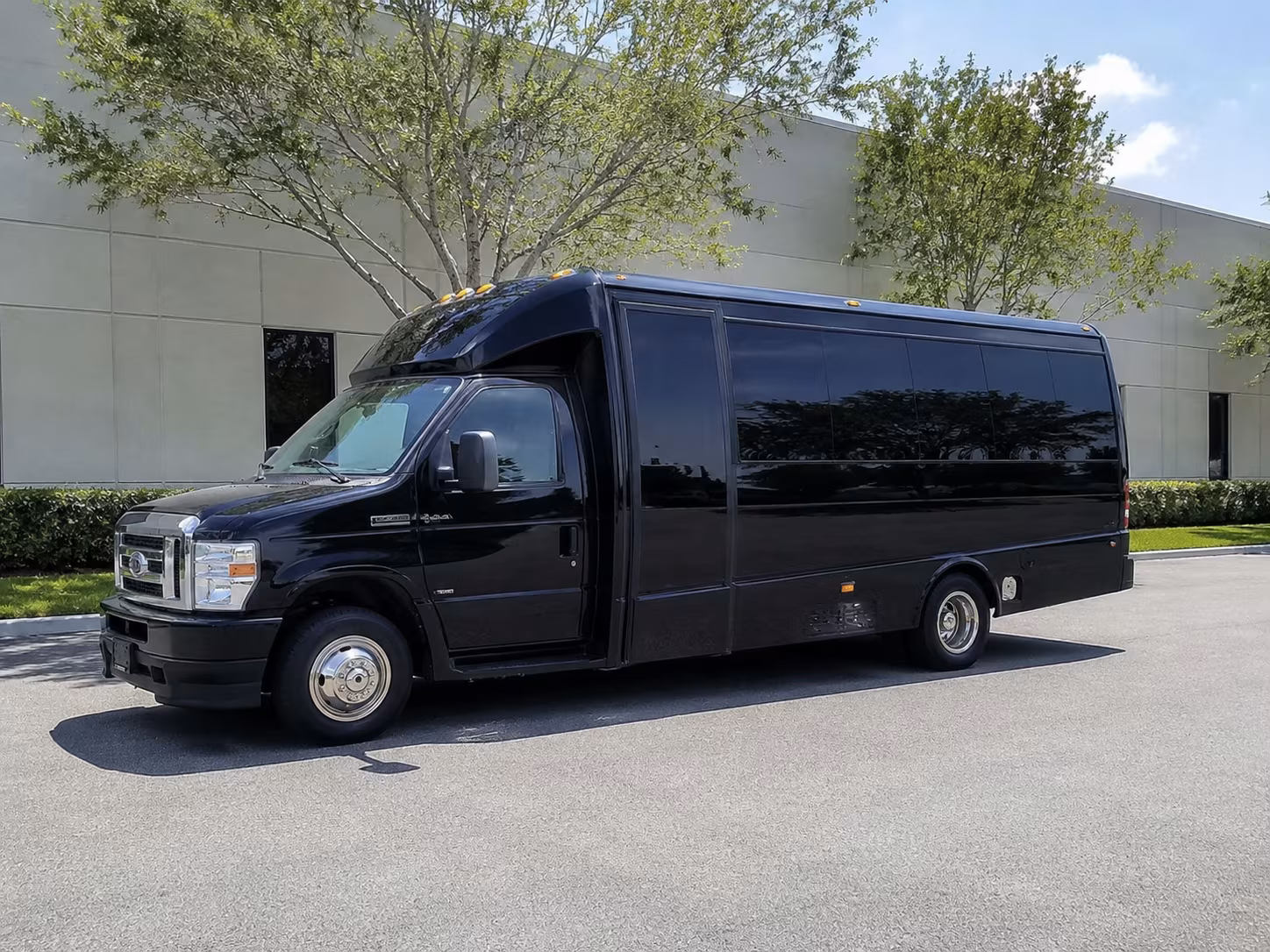 bus rentals for groups heading to delta center concerts in salt lake city