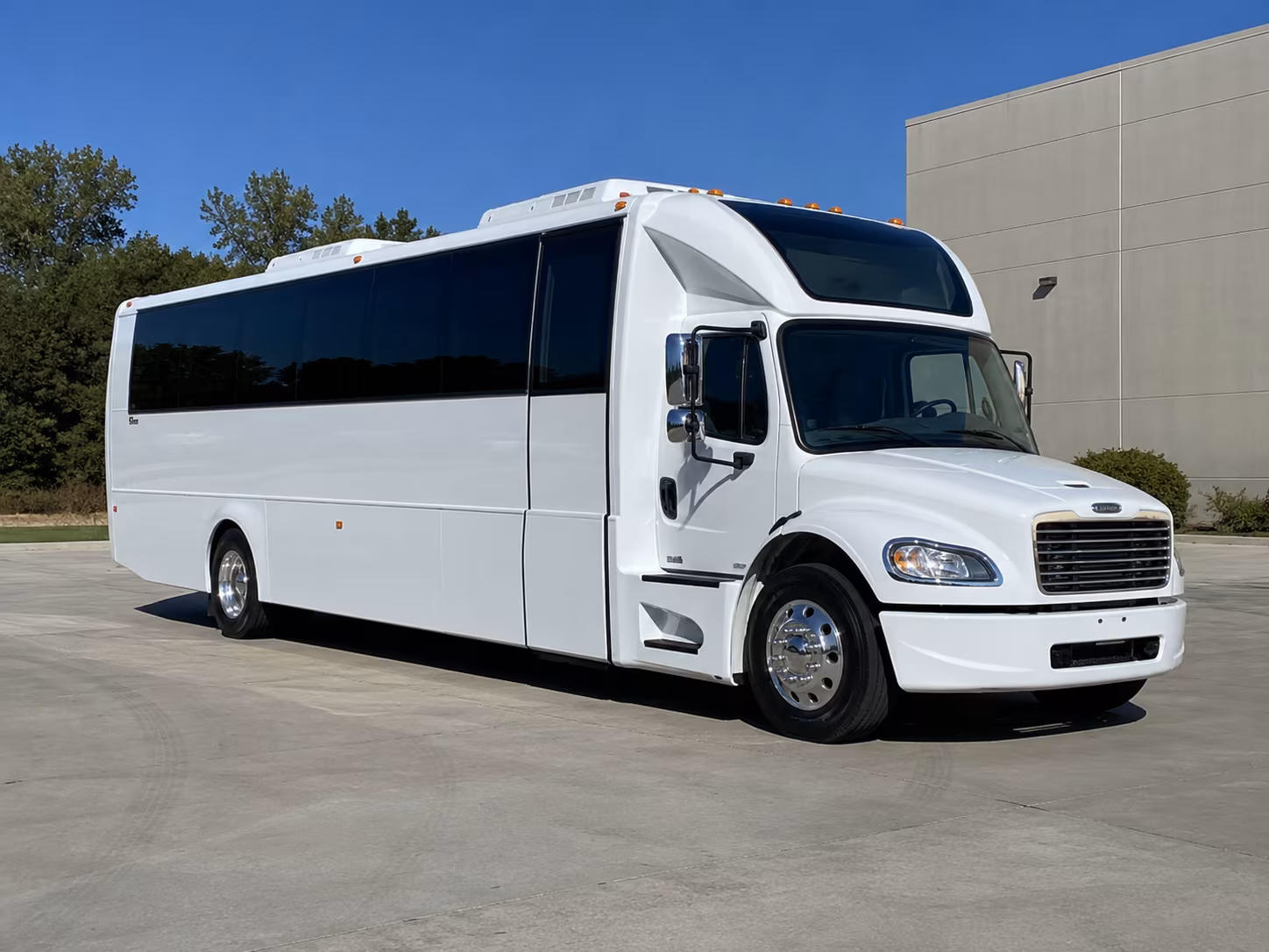 ogden 28 passenger party bus